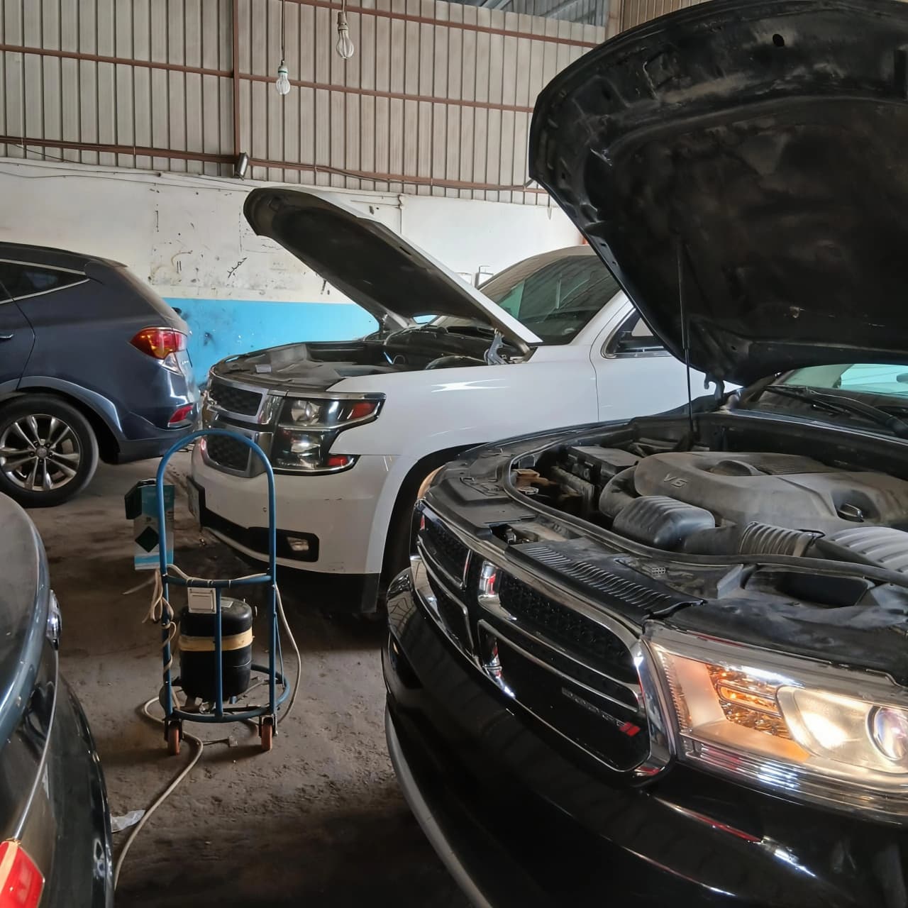 سيارة مخدومة في المركز المعتمد رقم 10