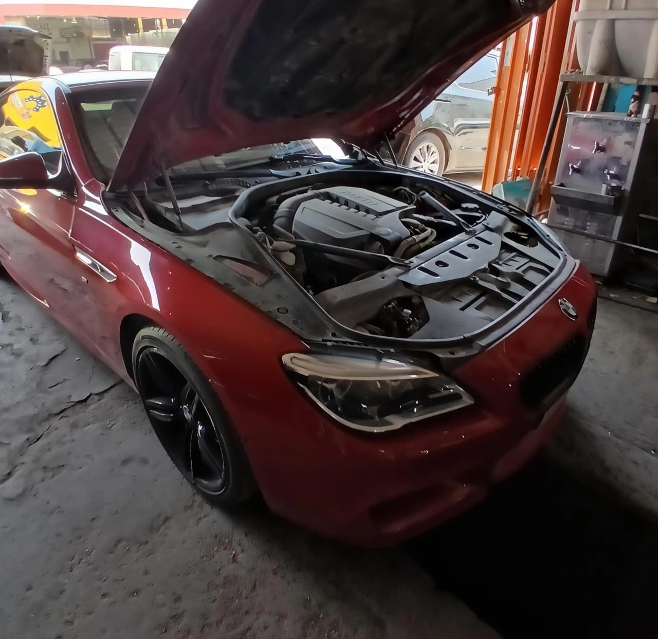 سيارة مخدومة في المركز المعتمد رقم 15